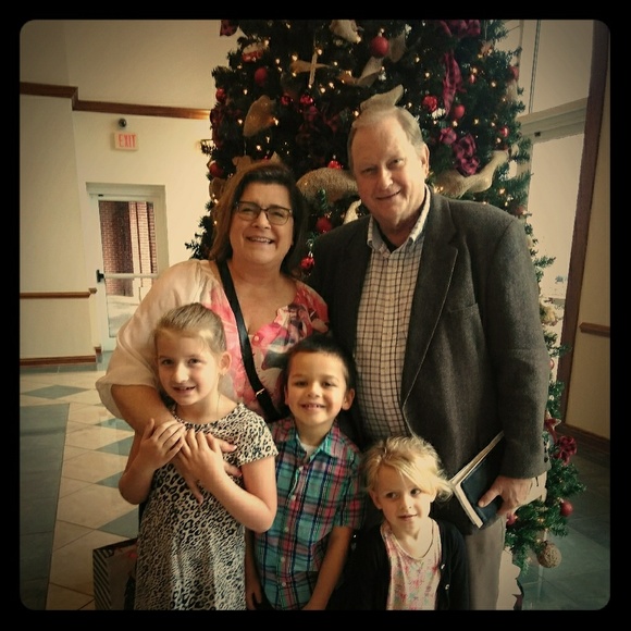 Meet your Posher, Lori - Picture 1 of 1